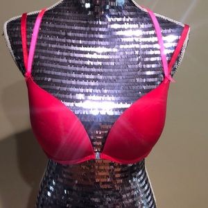 Victoria’s Secret 36D Dream bra. Excellent cond.